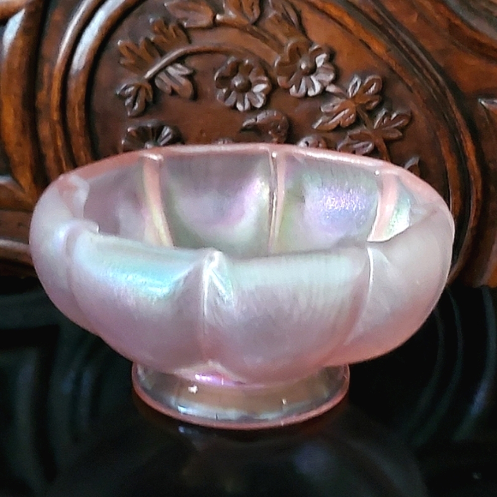 1980s Fenton Pretty In Pink Irredescent Footed Melon 75th Anniversary Bowl